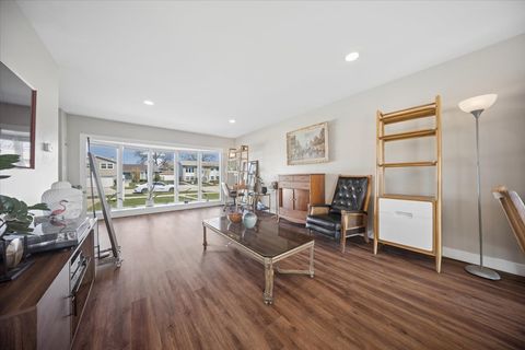 Tiny photo for 703 Westmere Road, Des Plaines, IL 60016 (MLS # 12590311)