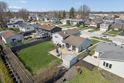 Tiny photo for 703 Westmere Road, Des Plaines, IL 60016 (MLS # 12590311)