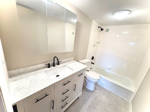 Tiny photo for 1025 S Fernandez Avenue #4M, Arlington Heights, IL 60005 (MLS # 12590016)