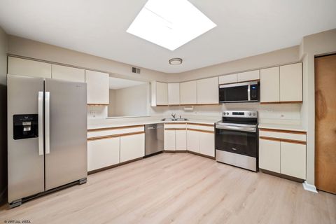 Tiny photo for 1025 S Fernandez Avenue #4M, Arlington Heights, IL 60005 (MLS # 12590016)