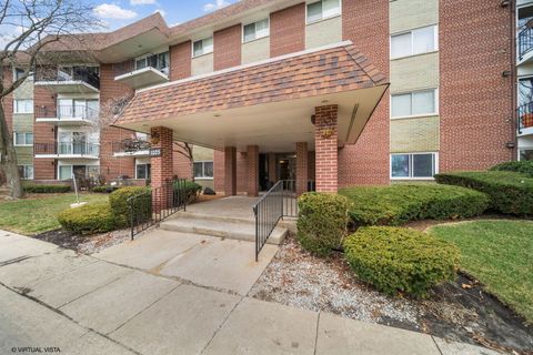 Photo of 1025 S Fernandez Avenue #4M, Arlington Heights, IL 60005 (MLS # 12590016)