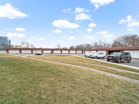 Tiny photo for 1025 S Fernandez Avenue #4M, Arlington Heights, IL 60005 (MLS # 12590016)