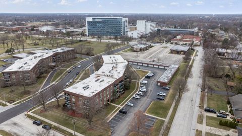 Tiny photo for 1025 S Fernandez Avenue #4M, Arlington Heights, IL 60005 (MLS # 12590016)