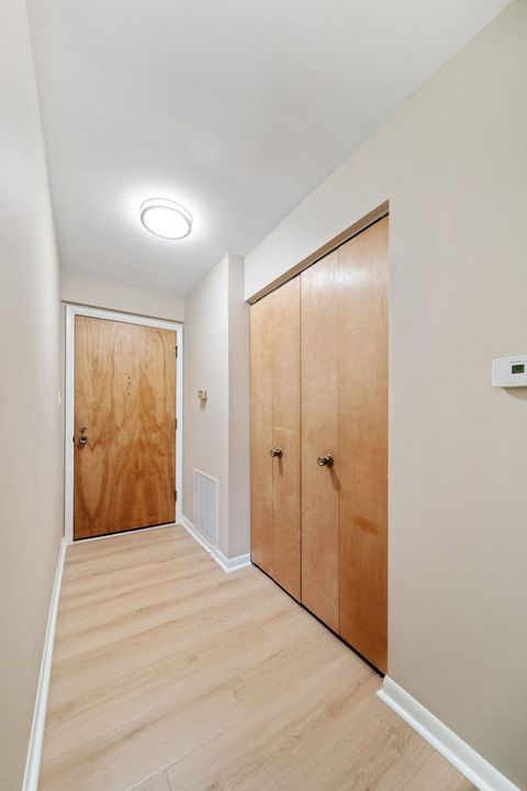 Tiny photo for 1025 S Fernandez Avenue #4M, Arlington Heights, IL 60005 (MLS # 12590016)