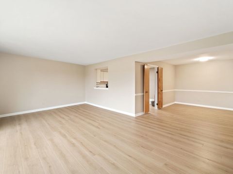 Tiny photo for 1025 S Fernandez Avenue #4M, Arlington Heights, IL 60005 (MLS # 12590016)