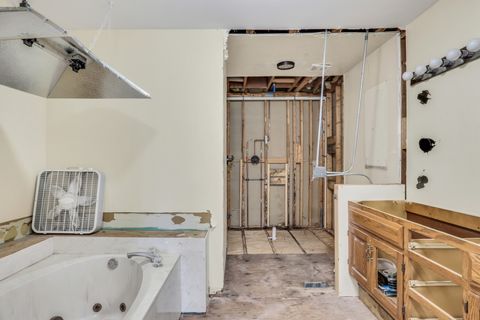 Tiny photo for 3951 Blackstone Avenue, Gurnee, IL 60031 (MLS # 12415931)