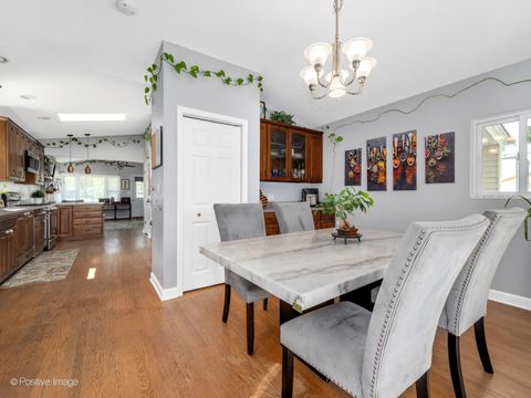 Tiny photo for 1053 S Norbury Avenue, Lombard, IL 60148 (MLS # 12475278)