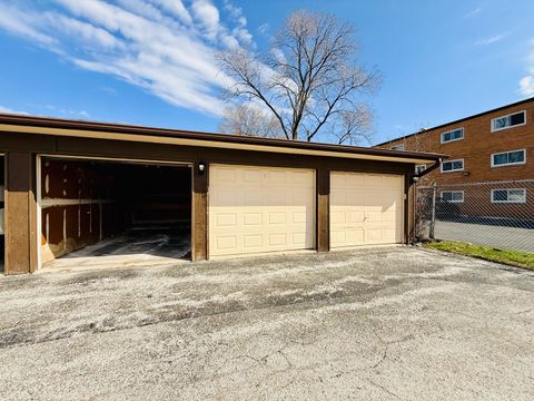 Tiny photo for 3823 W 123rd Street #302, Alsip, IL 60803 (MLS # 12643138)