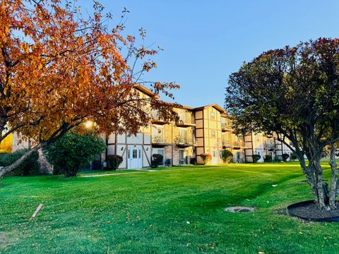 Tiny photo for 3823 W 123rd Street #302, Alsip, IL 60803 (MLS # 12643138)