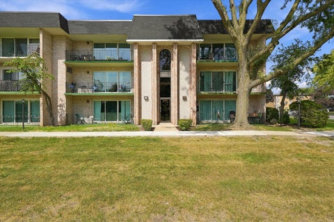 Photo of 9200 S Pulaski Road #3E, Oak Lawn, IL 60453 (MLS # 12765797)