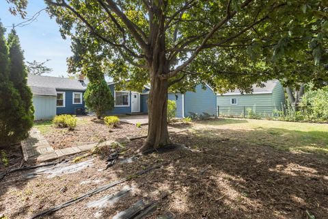 Tiny photo for 228 Woodlawn Drive, Mundelein, IL 60060 (MLS # 12411916)