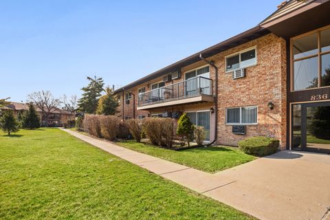 Tiny photo for 836 E Old Willow Road #209, Prospect Heights, IL 60070 (MLS # 12606925)