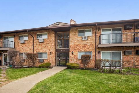 Tiny photo for 836 E Old Willow Road #209, Prospect Heights, IL 60070 (MLS # 12606925)
