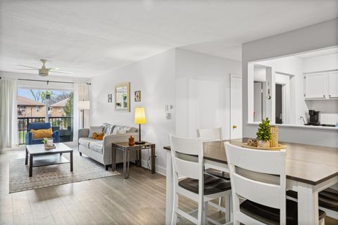 Tiny photo for 836 E Old Willow Road #209, Prospect Heights, IL 60070 (MLS # 12606925)