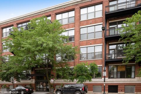 Photo of 1040 W Adams Street #428, Chicago, IL 60607 (MLS # 12469404)