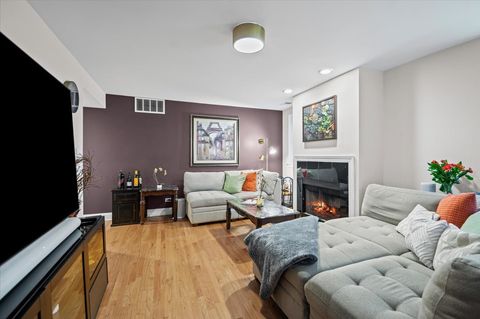 Tiny photo for 5935 N Magnolia Avenue #1, Chicago, IL 60660 (MLS # 12573003)