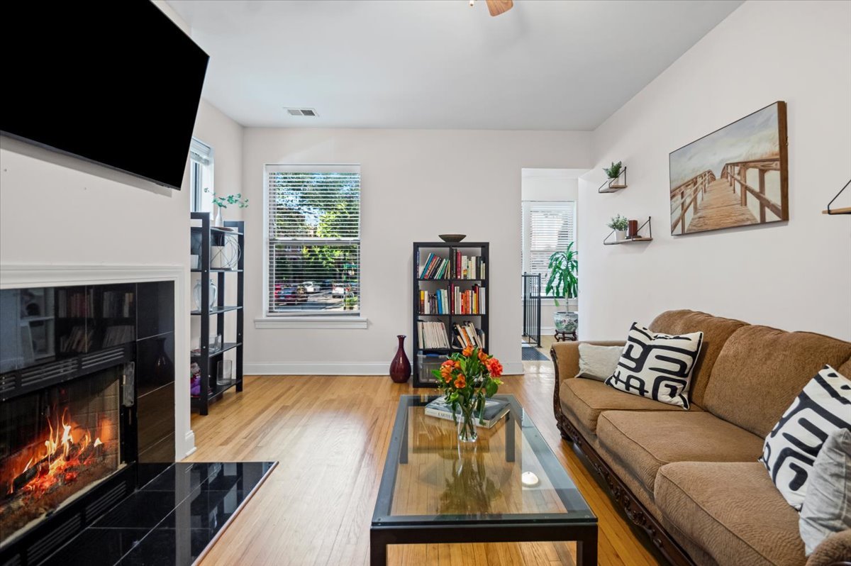 5935 N Magnolia Avenue 1