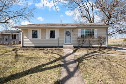 Tiny photo for 214 8th Street E, Milan, IL 61264 (MLS # 12553178)