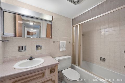 Tiny photo for 5540 Walnut Avenue #7B, Downers Grove, IL 60515 (MLS # 12531949)