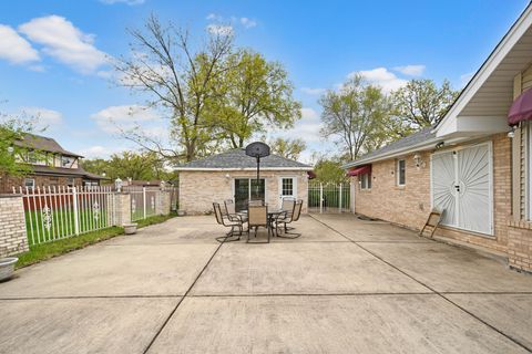 Tiny photo for 14650 Lamon Avenue, Midlothian, IL 60445 (MLS # 12635264)