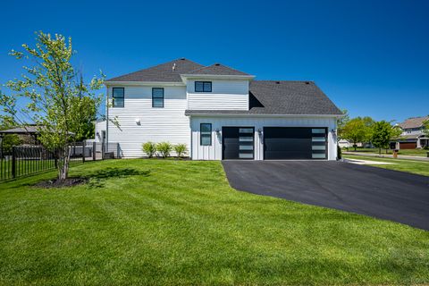 Tiny photo for 2902 Hampton Avenue, North Aurora, IL 60542 (MLS # 12646420)