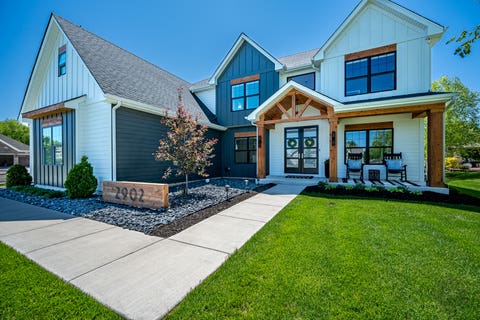 Tiny photo for 2902 Hampton Avenue, North Aurora, IL 60542 (MLS # 12646420)