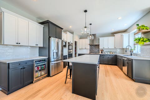 Tiny photo for 2902 Hampton Avenue, North Aurora, IL 60542 (MLS # 12646420)