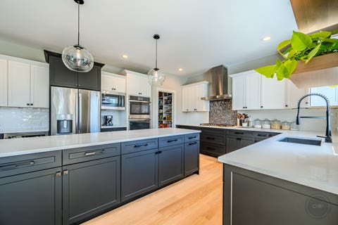 Tiny photo for 2902 Hampton Avenue, North Aurora, IL 60542 (MLS # 12646420)