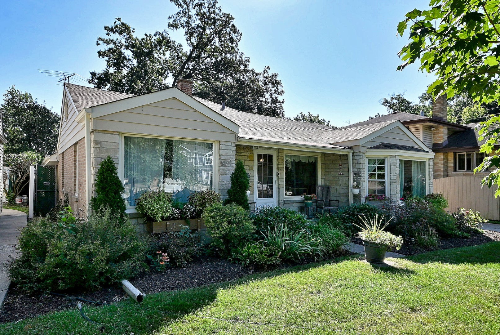 2407 Forest View Avenue