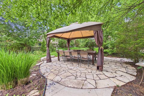 Tiny photo for 5873 N Forest Glen Avenue, Chicago, IL 60646 (MLS # 12685779)