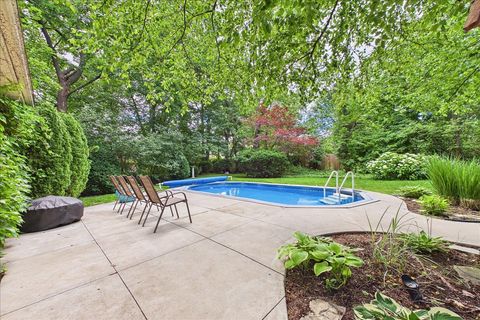 Tiny photo for 5873 N Forest Glen Avenue, Chicago, IL 60646 (MLS # 12685779)