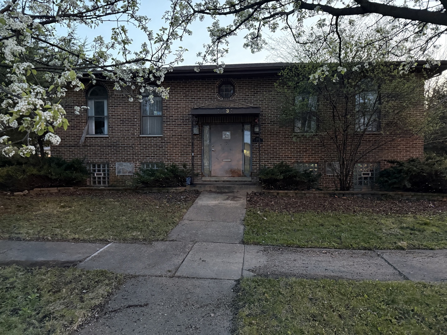 3433 W 147th Street