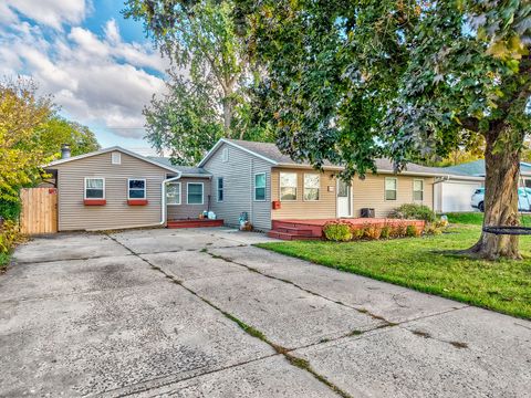Tiny photo for 618 Fort Street, Ottawa, IL 61350 (MLS # 12619830)