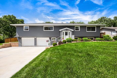Tiny photo for 1662 Kimberly Avenue, Elgin, IL 60123 (MLS # 12694118)