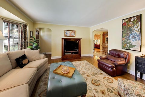 Tiny photo for 314 S Wolf Road, Des Plaines, IL 60016 (MLS # 12786434)