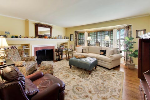 Tiny photo for 314 S Wolf Road, Des Plaines, IL 60016 (MLS # 12786434)