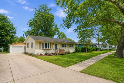 Tiny photo for 8112 7th Street W ST, Rock Island, IL 61201 (MLS # 12727670)