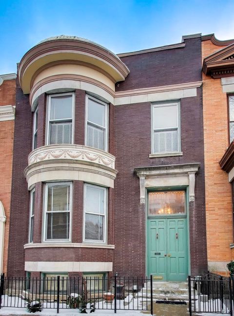 Photo of 3817 N Alta Vista Terrace, Chicago, IL 60613 (MLS # 12559576)