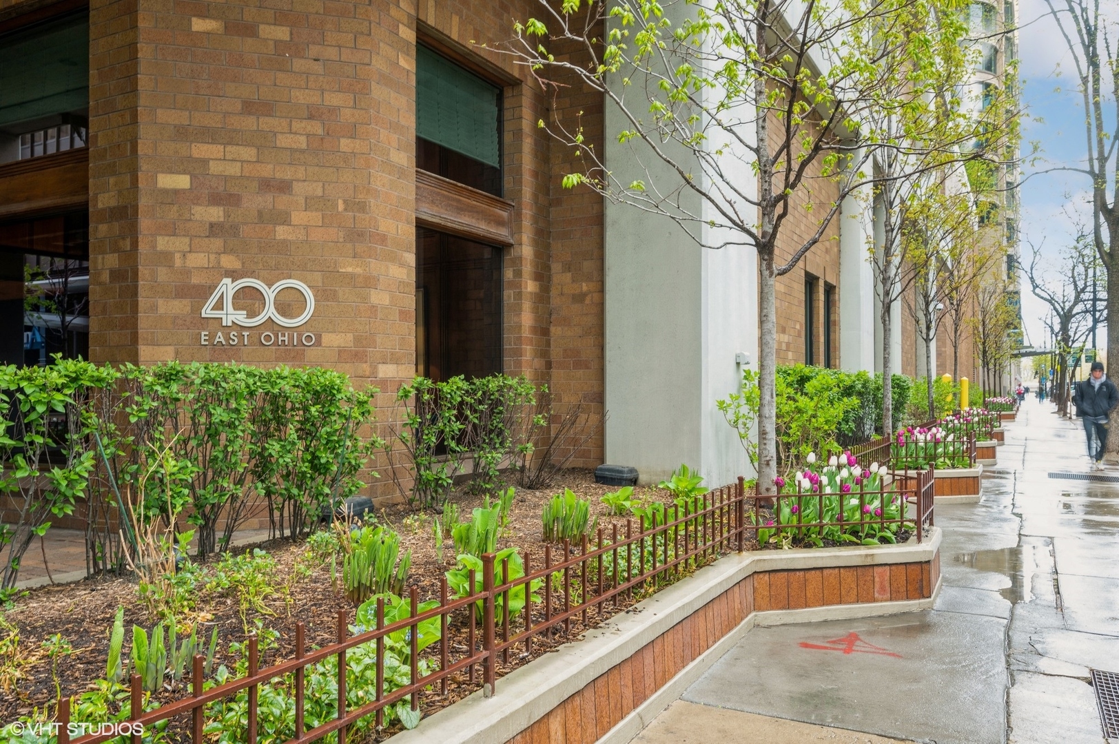 400 E Ohio Street 2404