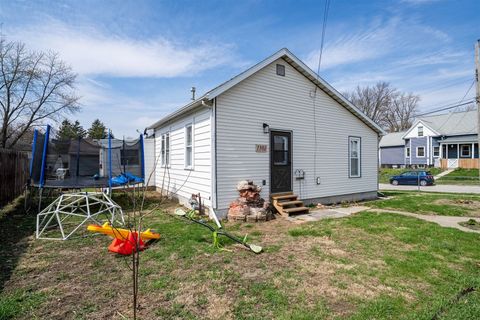 Tiny photo for 1101 Bunn Street, Bloomington, IL 61701 (MLS # 12607087)