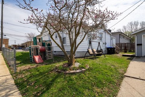 Photo of 1101 Bunn Street, Bloomington, IL 61701 (MLS # 12607087)