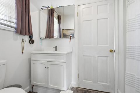 Tiny photo for 1101 Bunn Street, Bloomington, IL 61701 (MLS # 12607087)