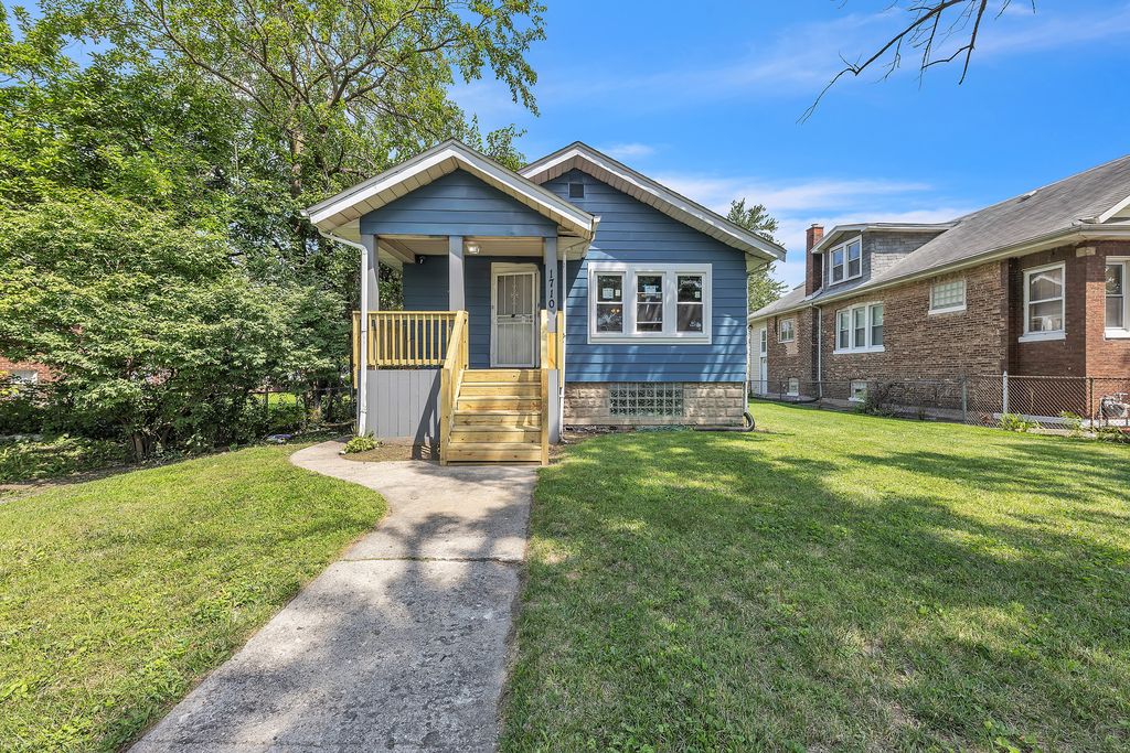 Photo for 1710 169th Street, Hazel Crest, IL 60429 (MLS # 12504391)