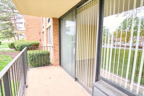 Tiny photo for 2000 Saint Regis Drive #1B, Lombard, IL 60148 (MLS # 12639472)