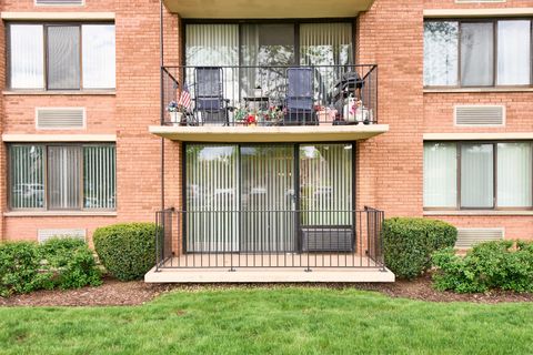 Tiny photo for 2000 Saint Regis Drive #1B, Lombard, IL 60148 (MLS # 12639472)