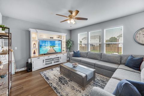 Tiny photo for 813 Bittersweet Lane, Shorewood, IL 60404 (MLS # 12464246)