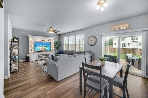 Tiny photo for 813 Bittersweet Lane, Shorewood, IL 60404 (MLS # 12464246)