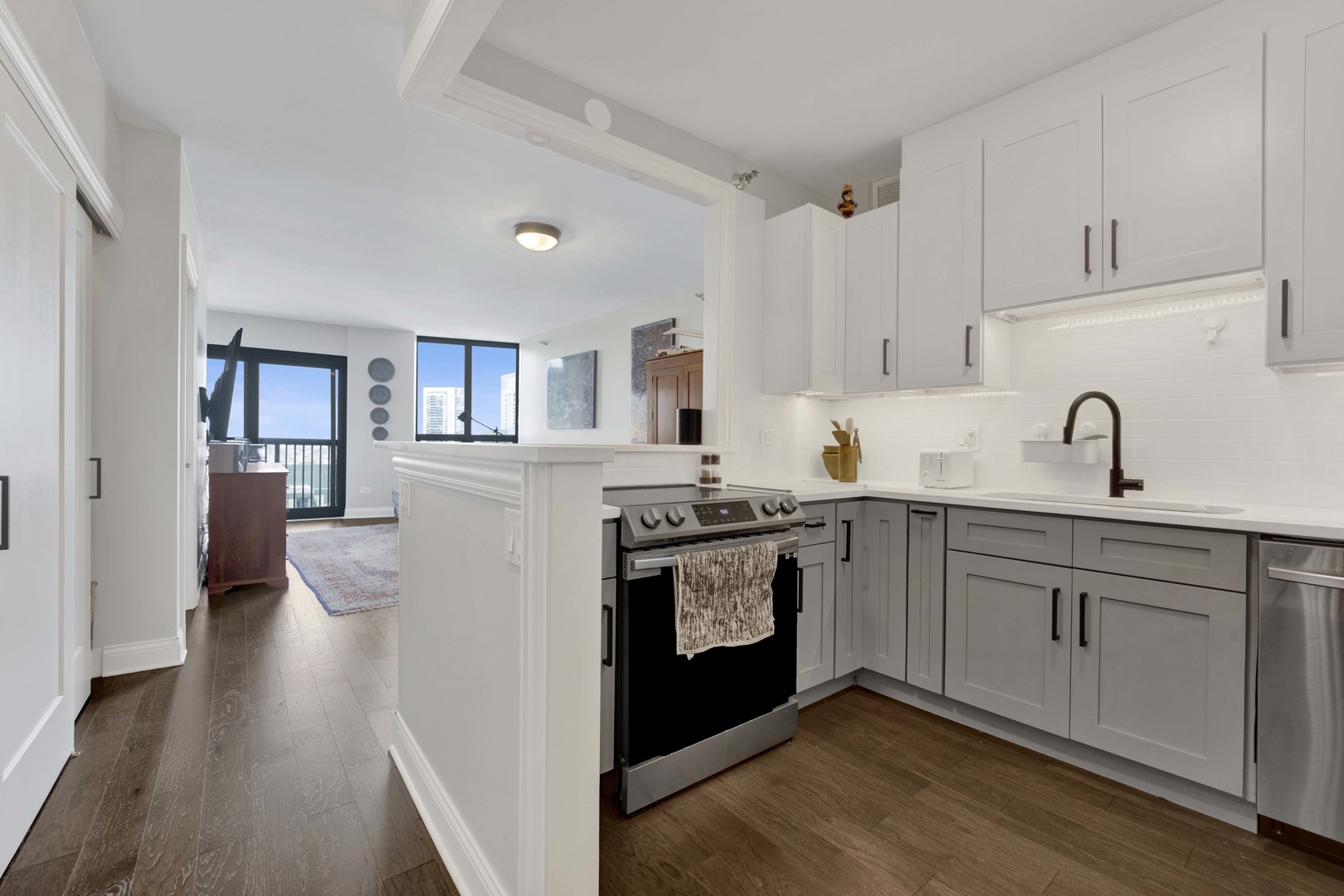 400 N La Salle Street 2909