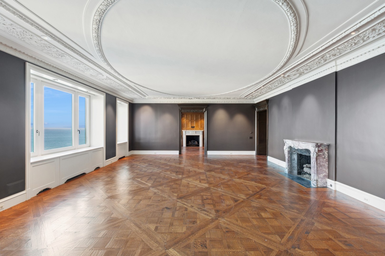 209 E Lake Shore Drive 15W