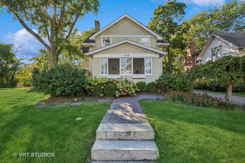 A home in Glen Ellyn